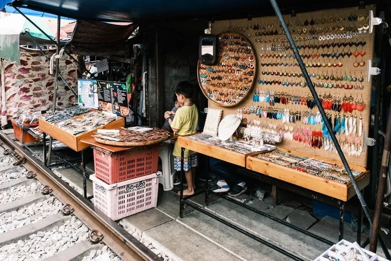 earring merchants